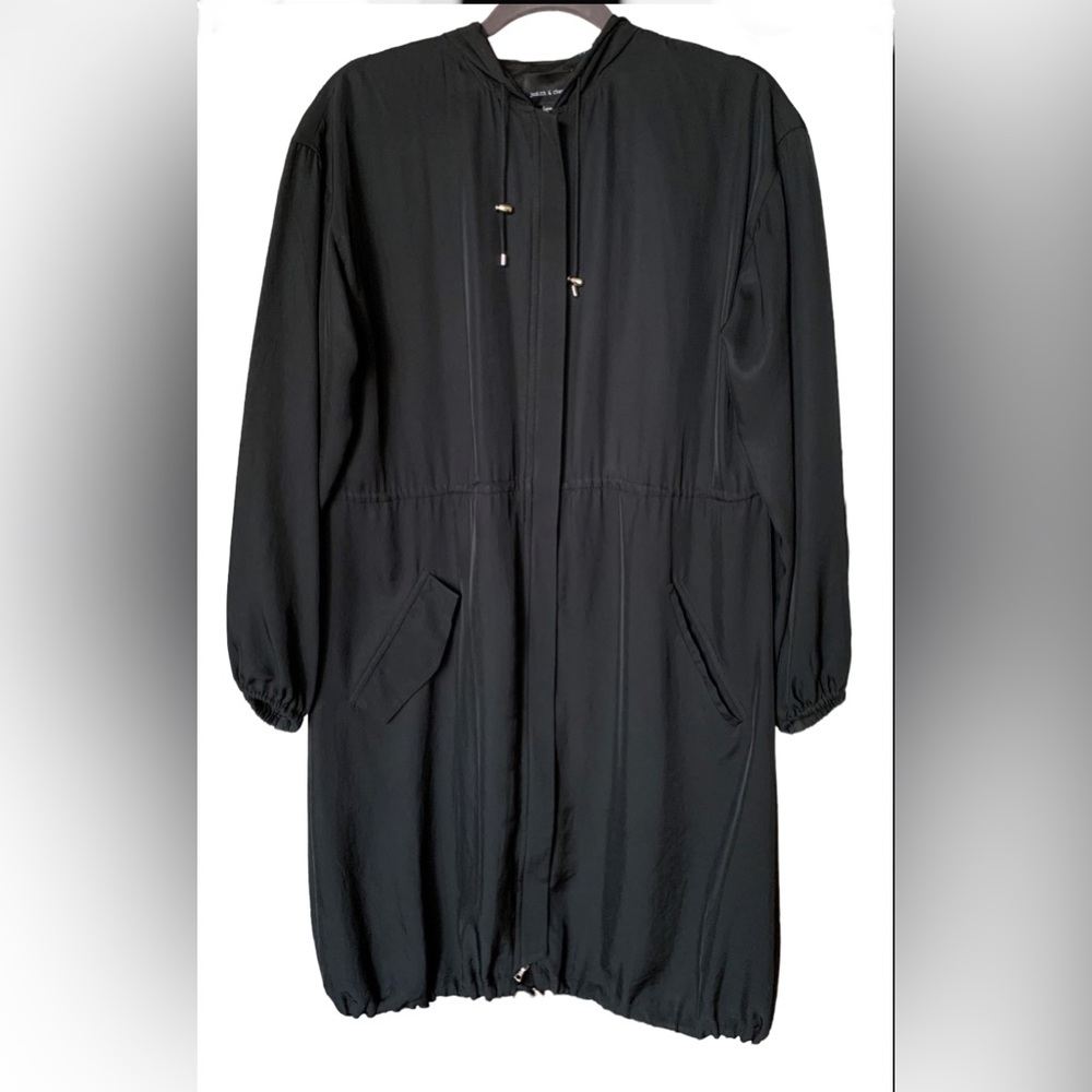 Judith and Charles Lightweight Hooded Jacket